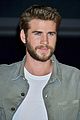 liam hemsworth independence day photo call tokyo 04