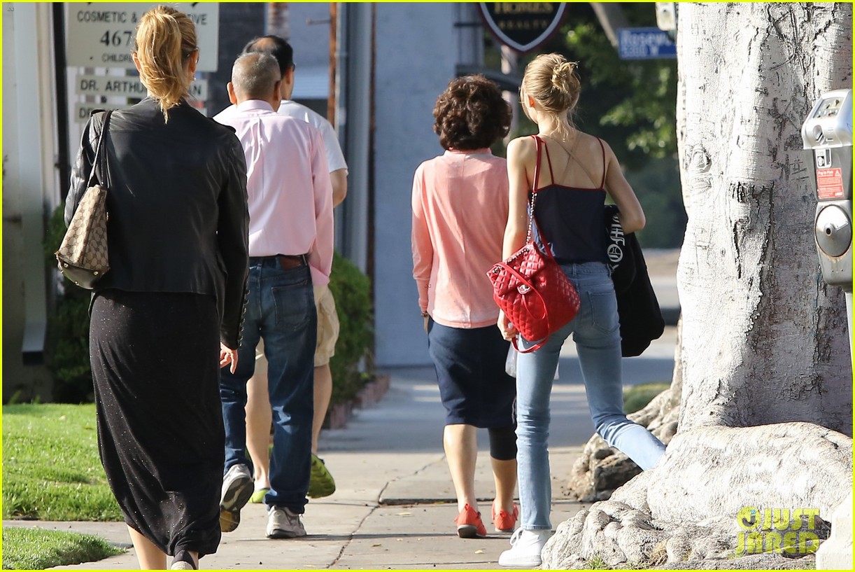 LilyRose Depp Steps Out After Defending Dad Johnny Depp Photo 3672070