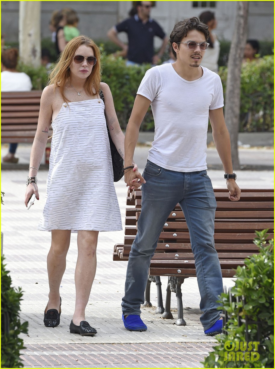 Lindsay Lohan & Egor Tarabasov Show Some PDA in Spain Photo 3678772