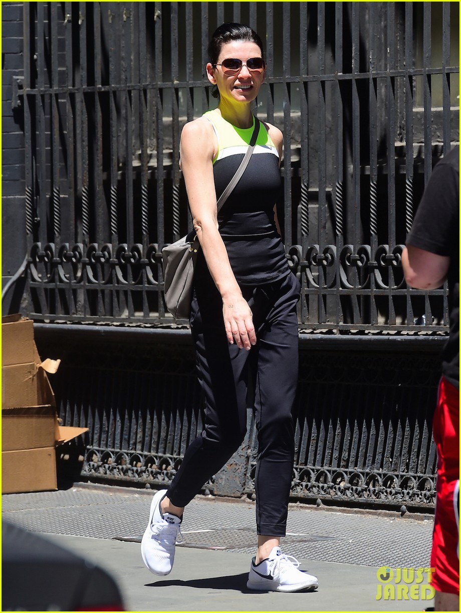 Julianna Margulies Steps Out After Her 50th Birthday: Photo 3684792