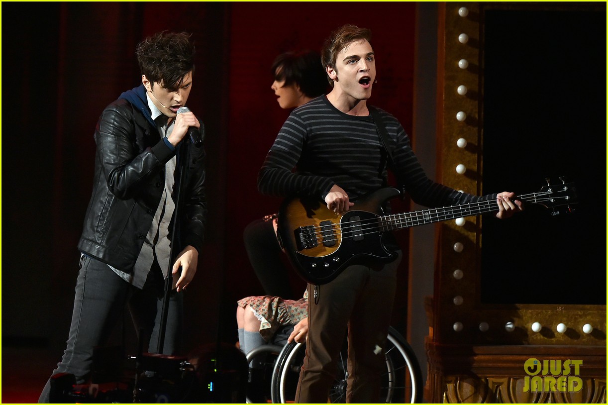 'Spring Awakening' Cast Reunites for Tony Awards 2016 Performance ...