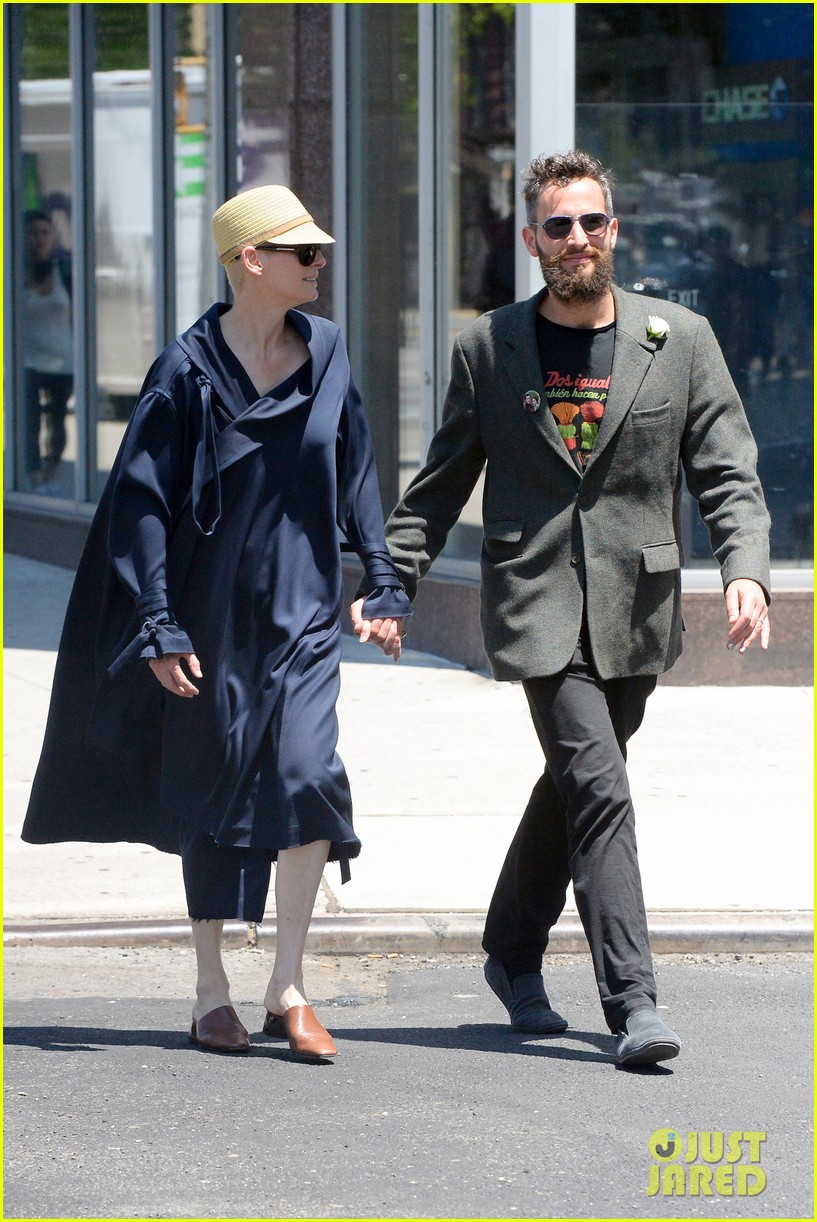 Tilda Swinton & Partner Sandro Kopp Hold Hands in NYC Photo 3677056