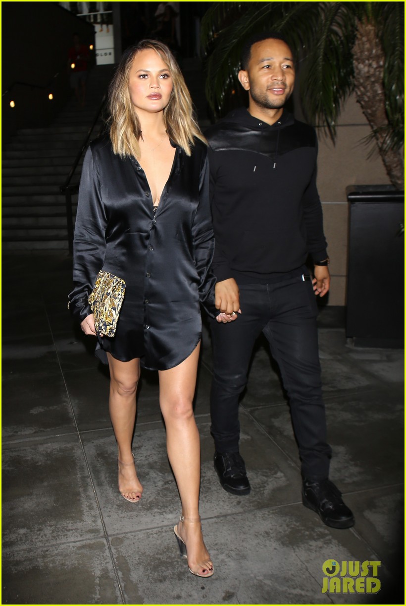 Chrissy Teigen Gives Kim Kardashian's Cooking an A+! Photo 3693986