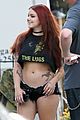 ariel winter wears crop top shorts for new movie 04
