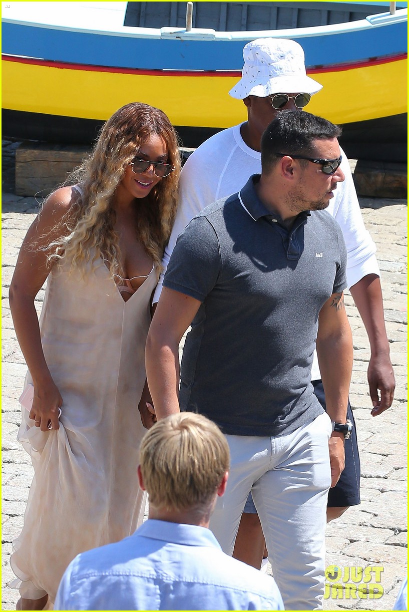 Beyonce & Jay Z Enjoy Family Boat Ride in France Photo 3722210