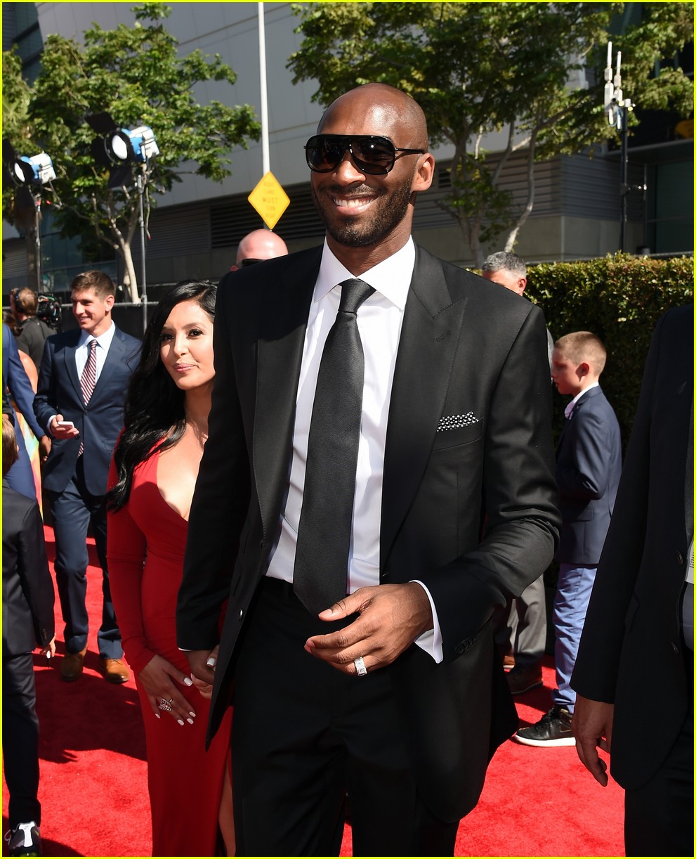 Kobe Bryant & Pregnant Wife Vanessa Attend ESPYs 2016! Photo 3705726