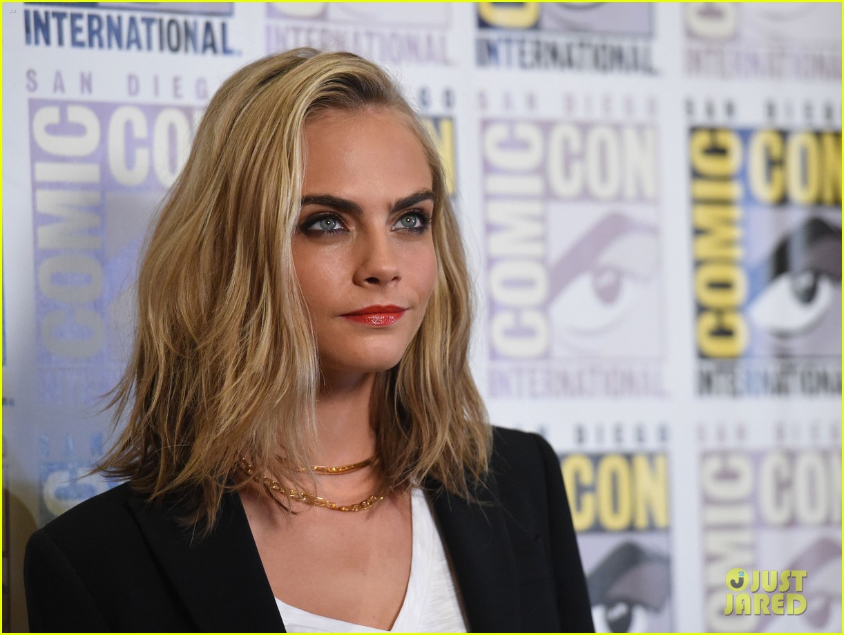 Cara Delevingne Debuts New Haircut at 'Valerian' ComicCon Panel Photo