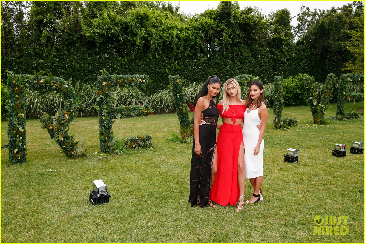 Photo: hailey baldwin kendall jenner movies revolve party hamptons 01