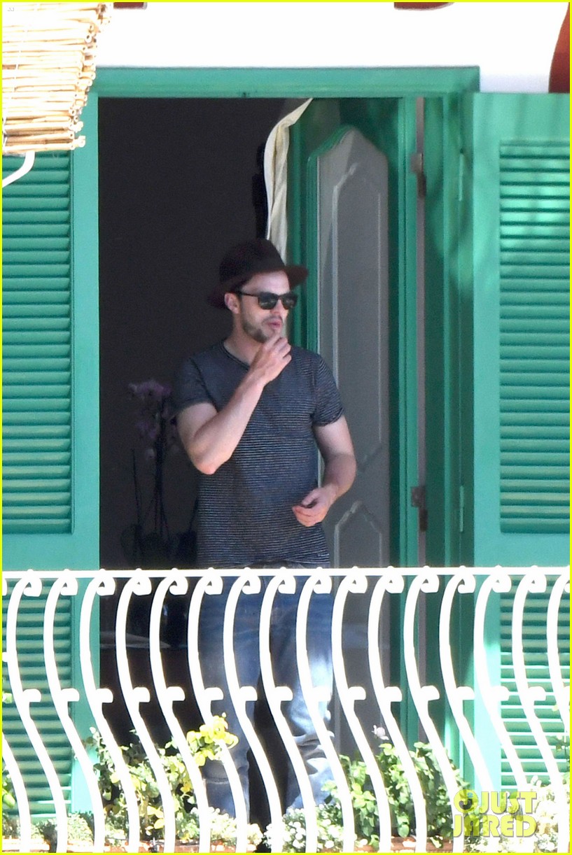 Nicholas Hoult Shirtless