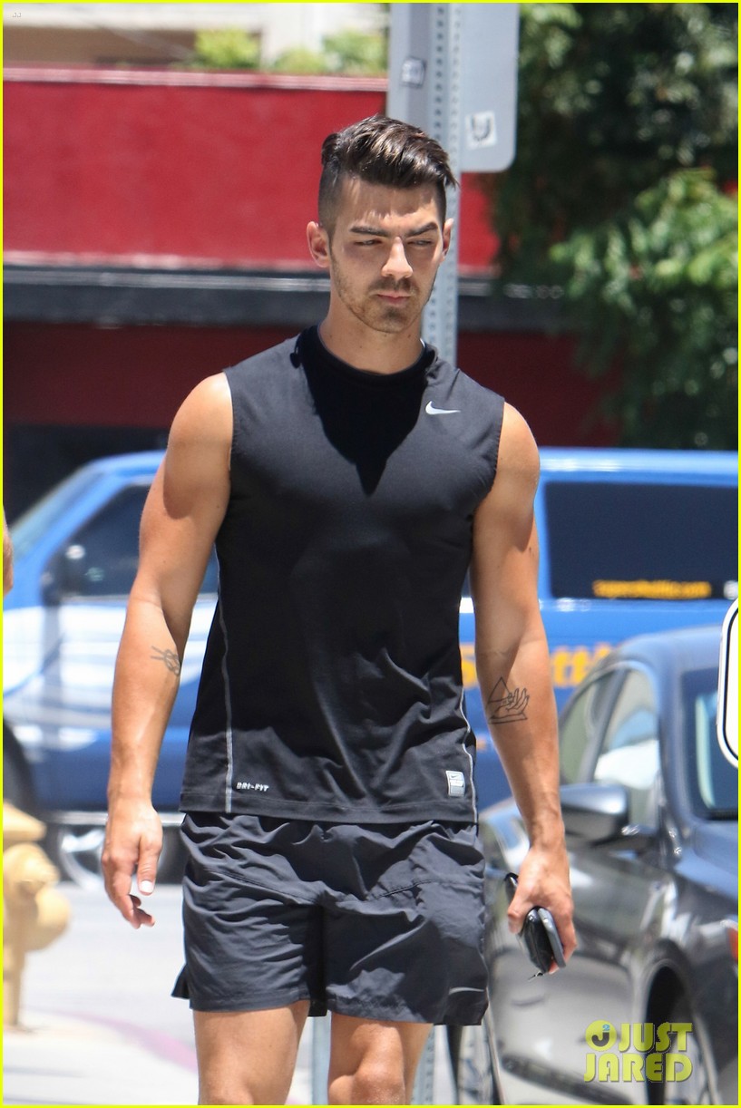 Joe Jonas' Favorite Collaborations Were With Demi Lovato Photo 3715117