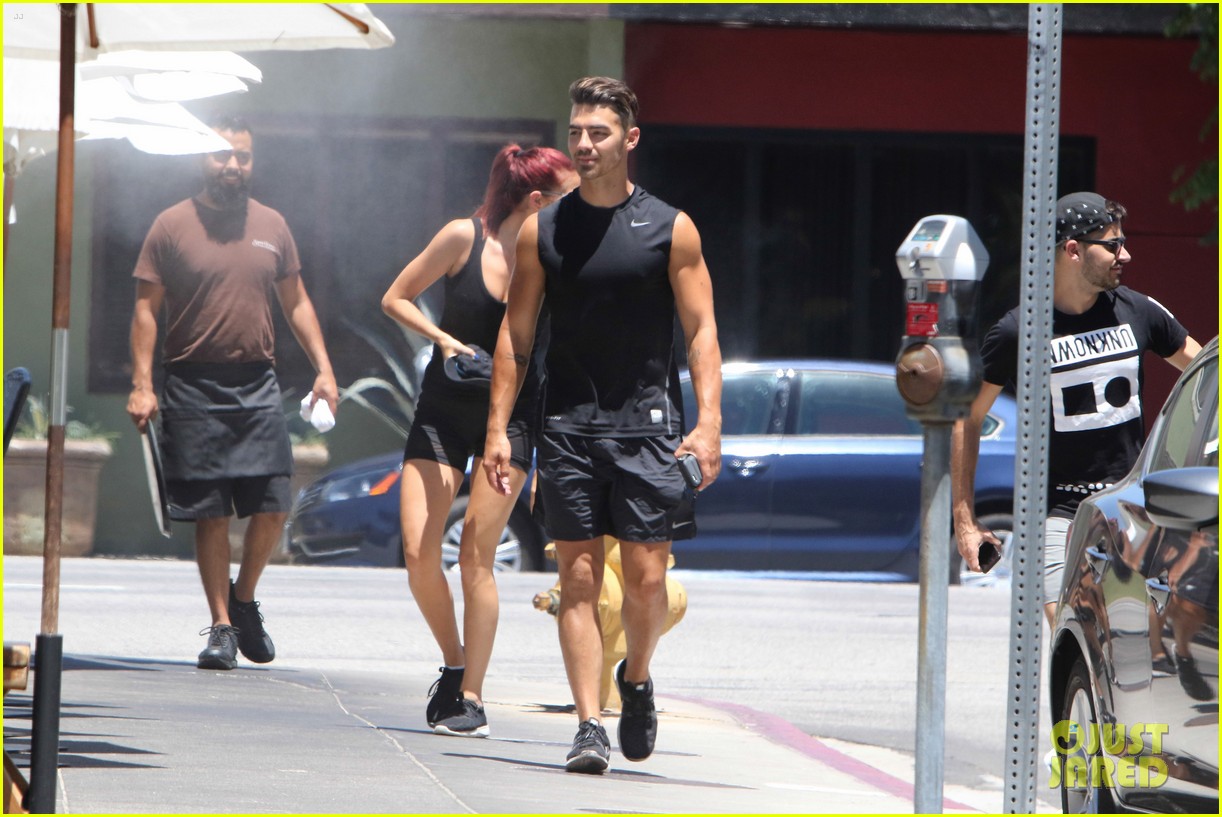 Joe Jonas' Favorite Collaborations Were With Demi Lovato Photo 3715122