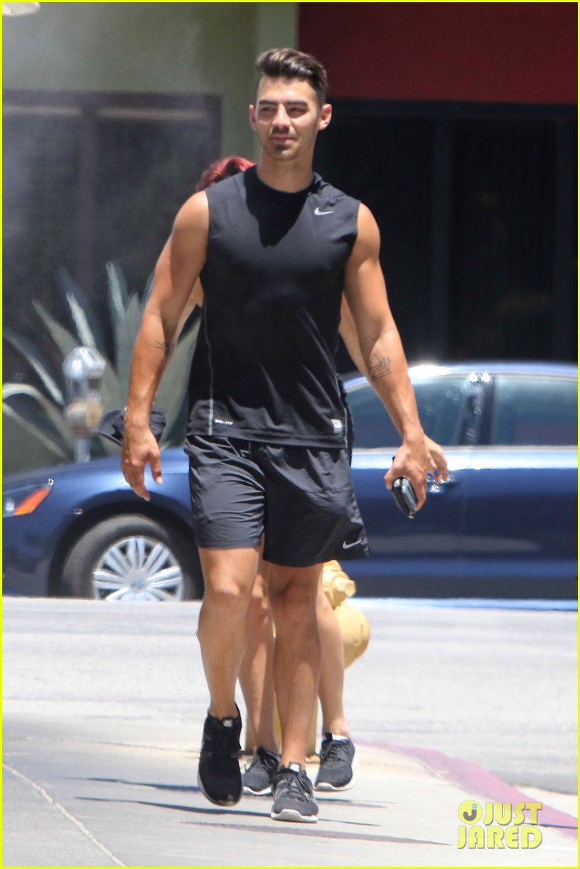 Joe Jonas' Favorite Collaborations Were With Demi Lovato Photo 3715129