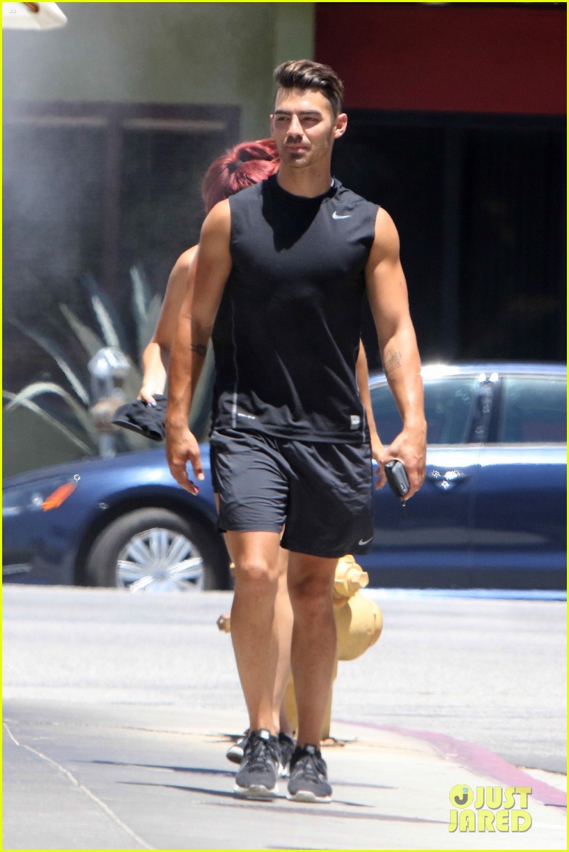 Joe Jonas' Favorite Collaborations Were With Demi Lovato Photo 3715130