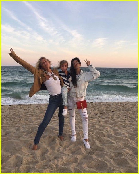 kourtney kardashian shares pics from her nantucket vacation 073717097