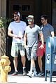 liam hemsworth lunch granville cafe friends 05