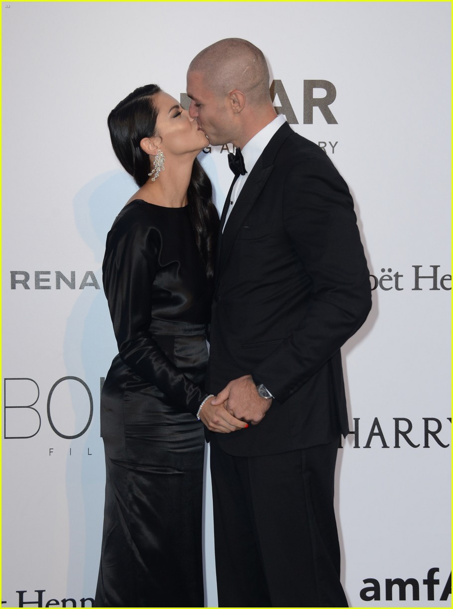 Adriana Lima Splits from Boyfriend Joe Thomas Photo 3703961 Adriana(01)