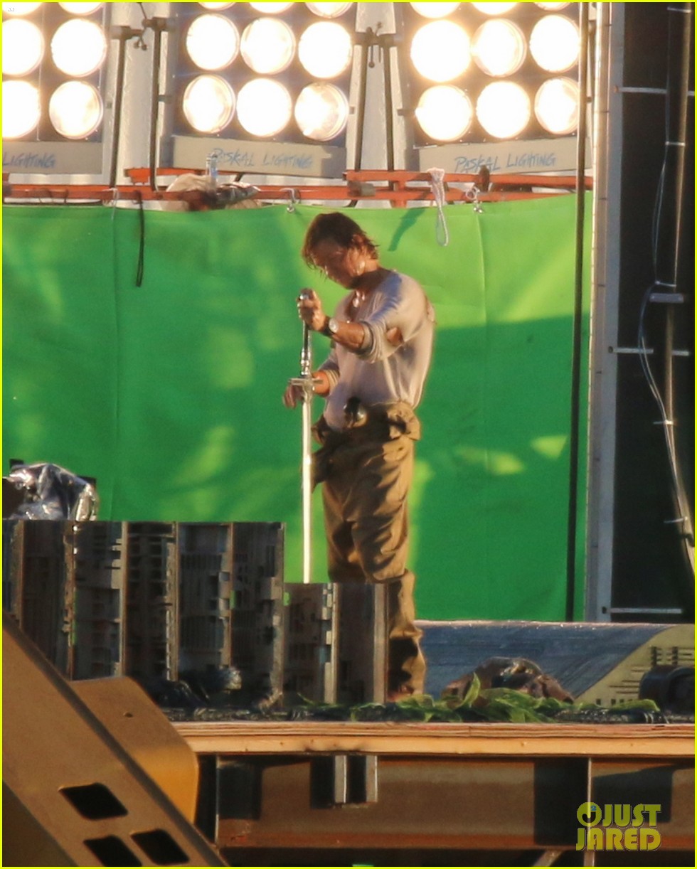 Mark Wahlberg Films Action Scenes for 'Transformers The Last Knight