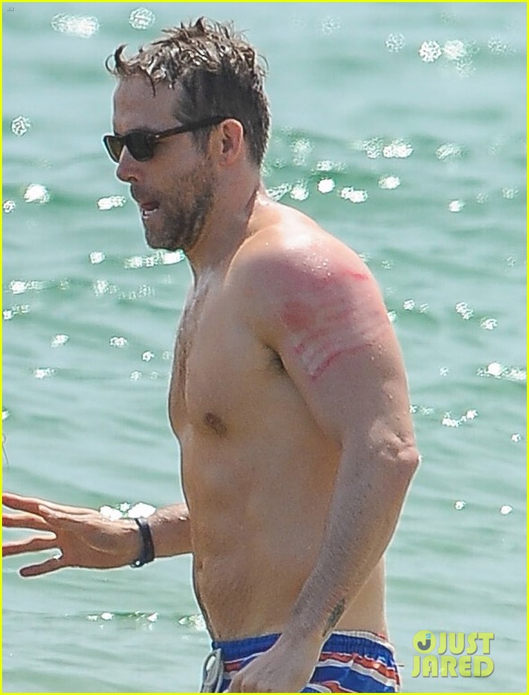 Ryan Reynolds Shows Off Leg Tattoos While Shirtless! 