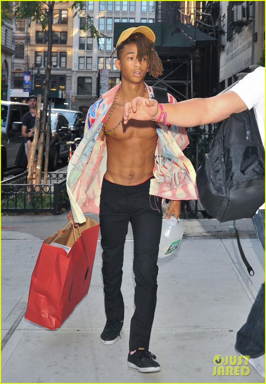 Jaden Smith Puts His Abs on Display While Out with Sarah Snyder jaden smith w...