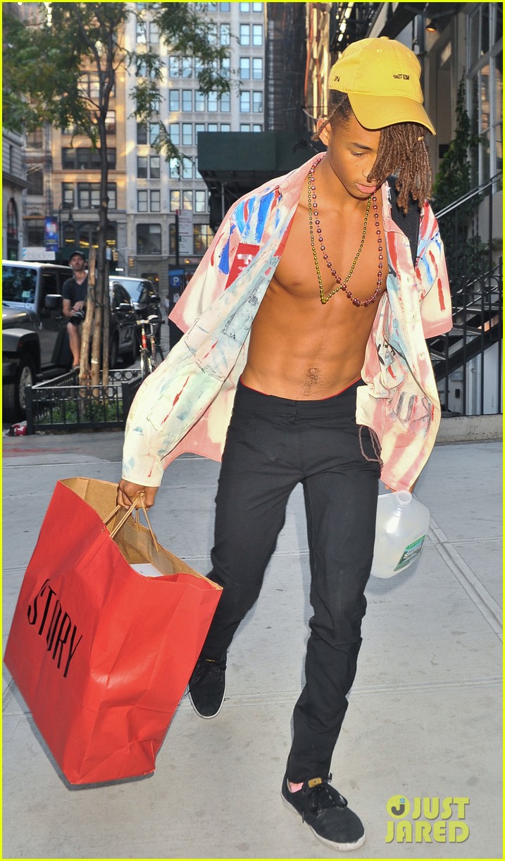Jaden Smith Puts His Abs on Display While Out with Sarah Snyder jaden smith w...