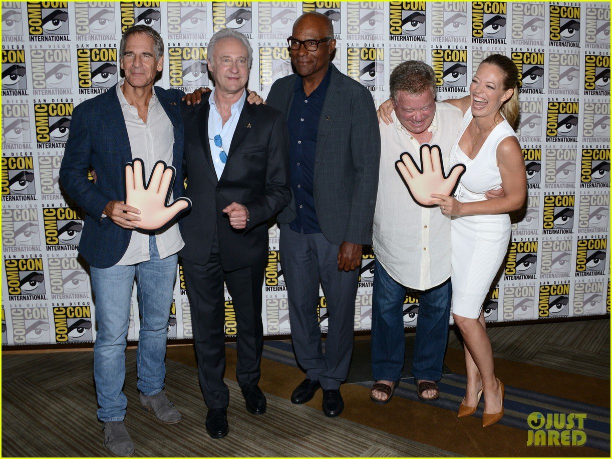photo-original-star-trek-cast-members-debut-first-look-at-the-newtv