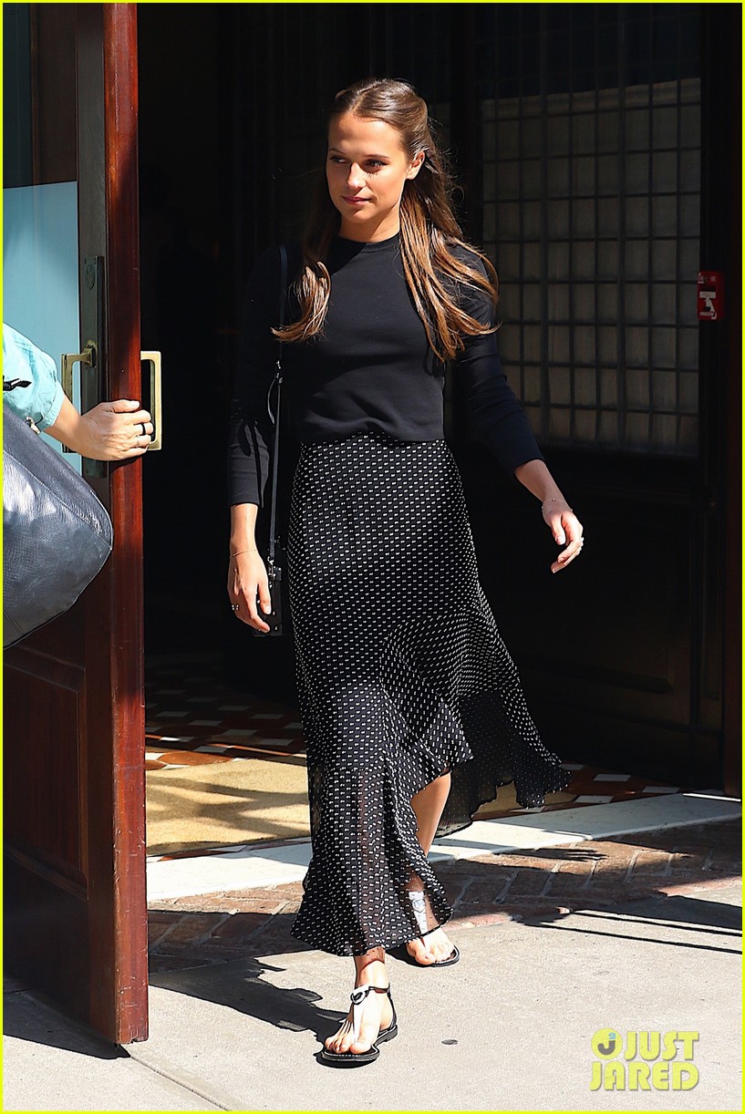 Alicia Vikander Shows Jimmy Fallon How To Play Swedish Alicia Vikander Shows Jimmy Fallon How To Play Swedish