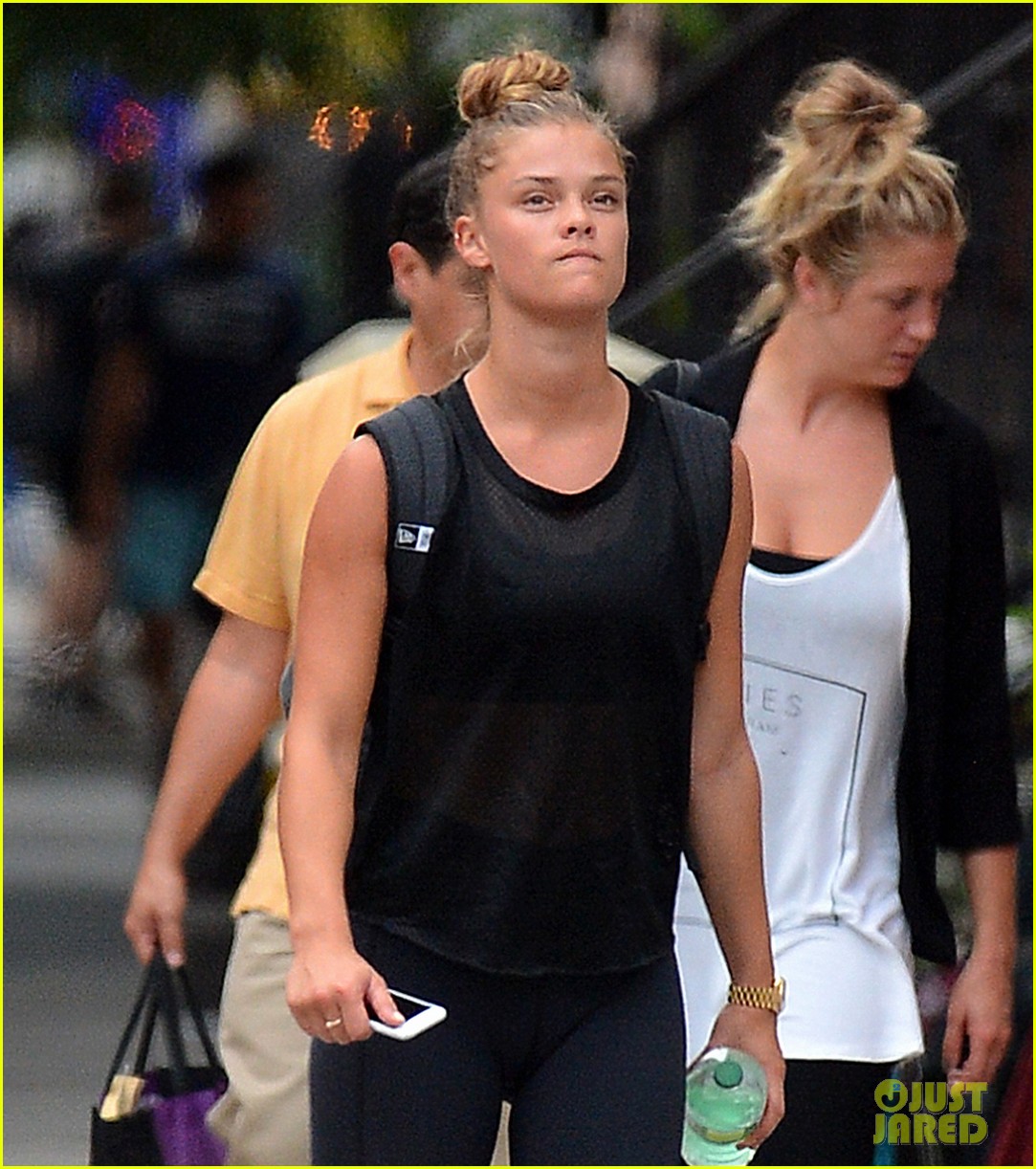 Nina Agdal Does a Virtual Reality Shoot with 'Sports Illustrated