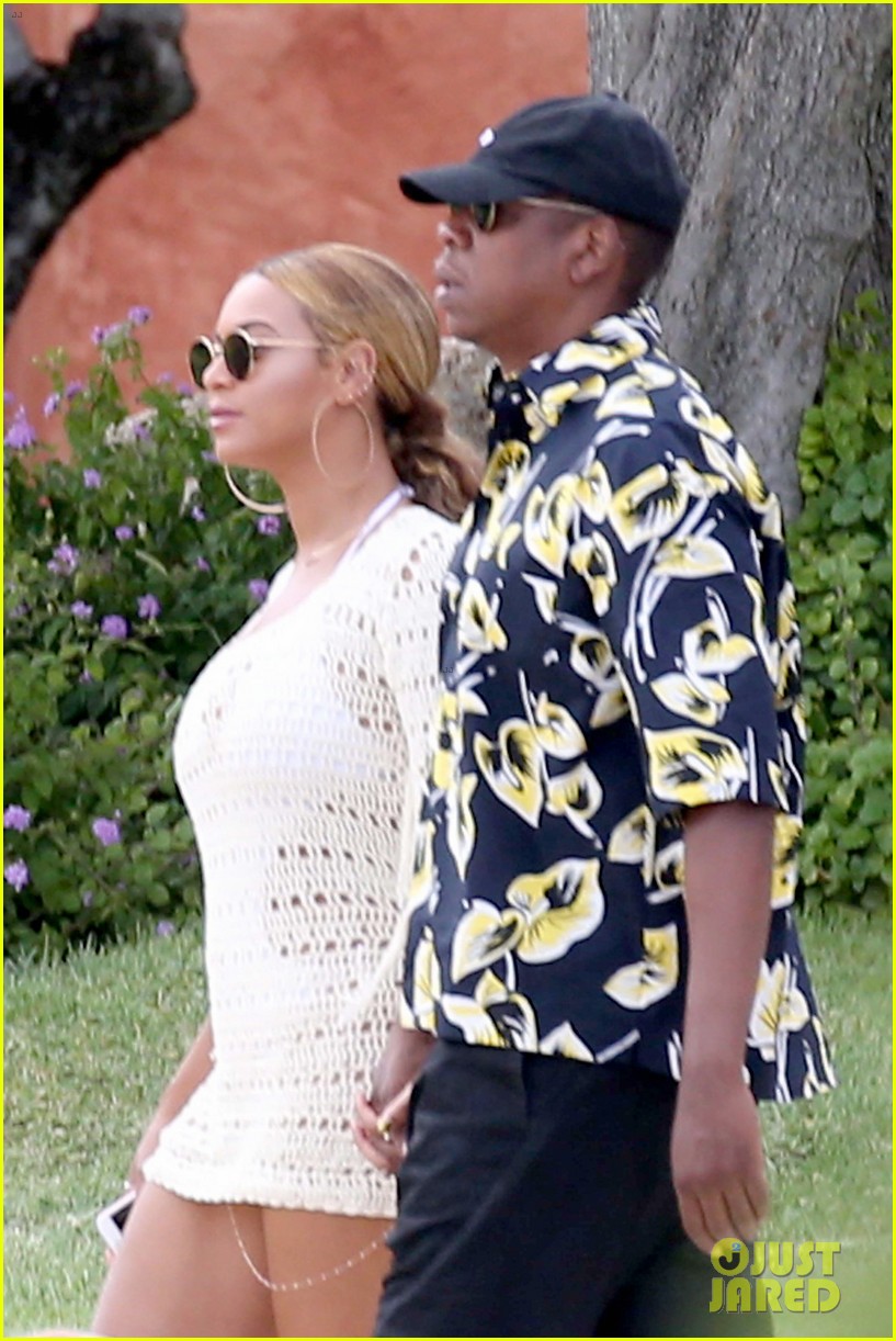 Beyonce & Jay Z Hold Hands for Boat Ride in Italy Photo 3736113