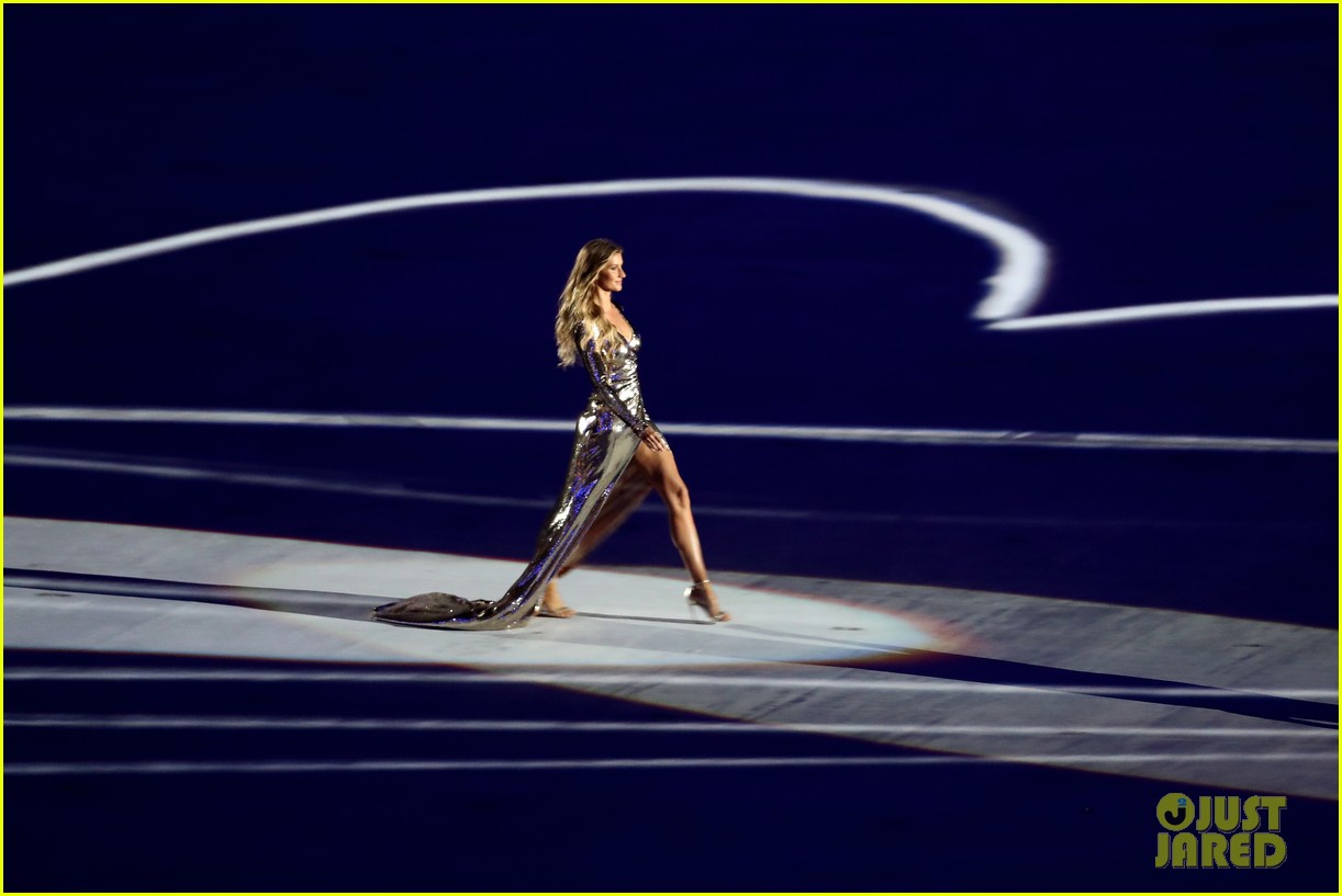 Gisele Bundchen Walks Final Runway at Rio Olympics Opening Ceremony as