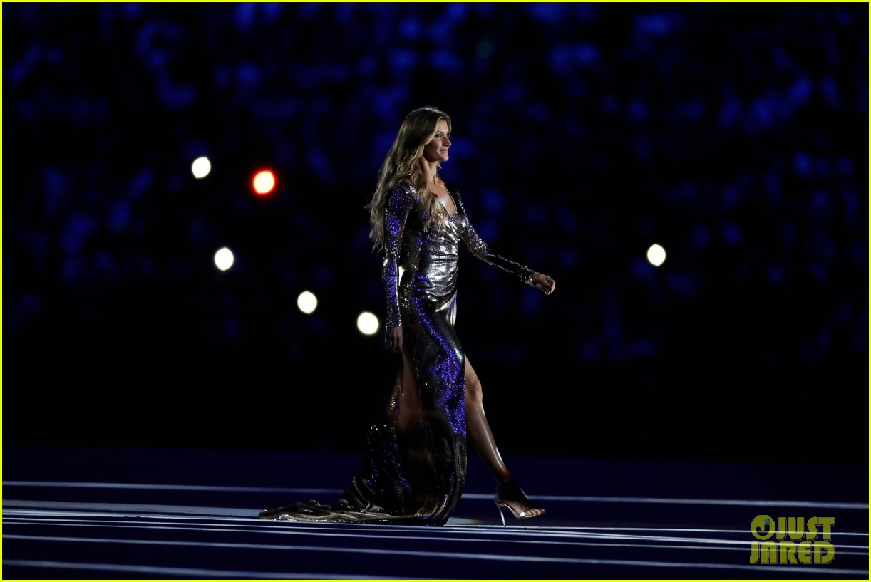 Gisele Bundchen Walks Final Runway at Rio Olympics Opening Ceremony as