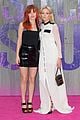 cara delevingne brings sister poppy to suicide squad premiere 03