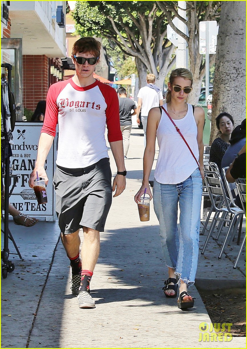 on again off again couple emma roberts evan peters reunite for lunch00608mytext3745748