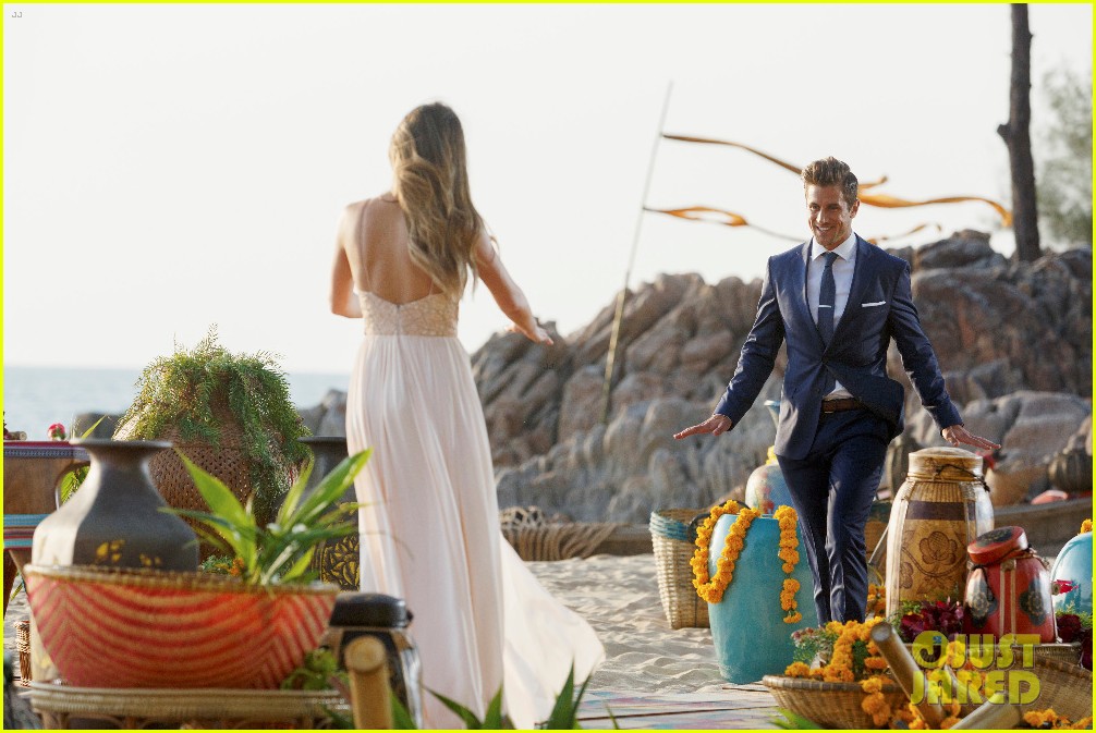 Watch [Spoiler] Propose to JoJo on 'The Bachelorette' Finale (Video