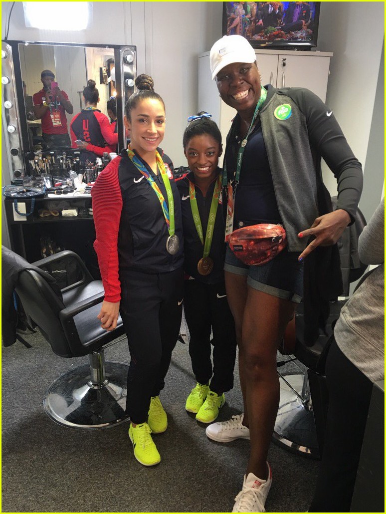 Leslie Jones Meets Olympians Simone Biles & Aly Raisman in Rio (Video