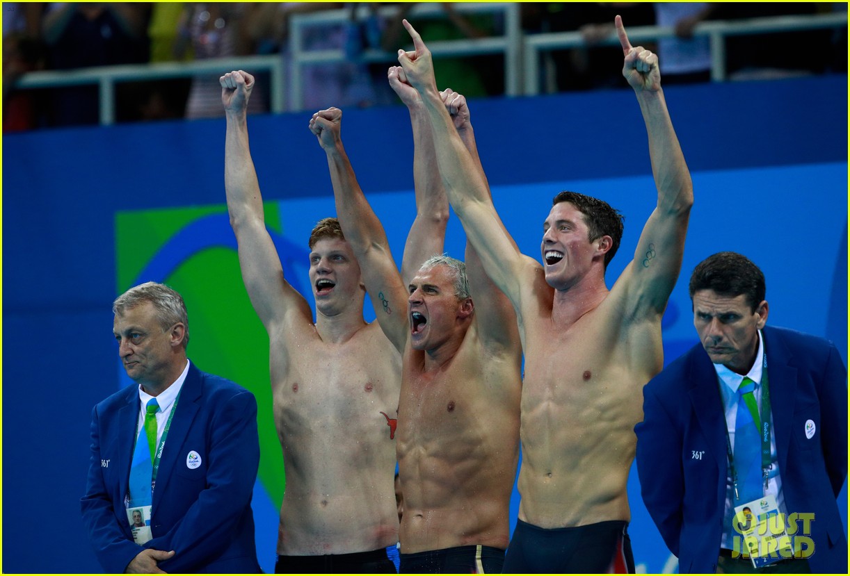 Ryan Lochte Apologizes for Rio Robbery Story Read Statement Photo(01)