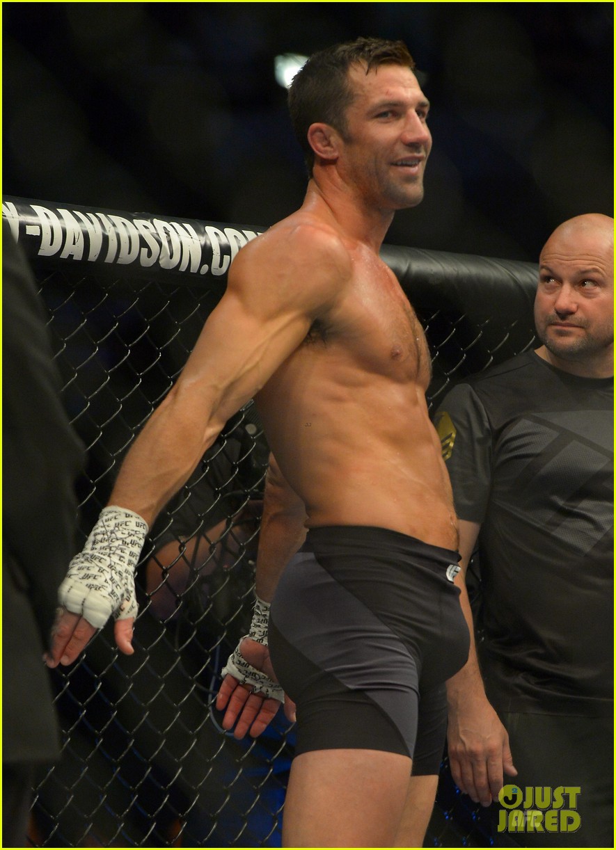 Demi Lovato Is Reportedly Dating UFC Fighter Luke Rockhold: Photo 3742462 |  Demi Lovato, Luke Rockhold, Shirtless Photos | Just Jared: Entertainment  News