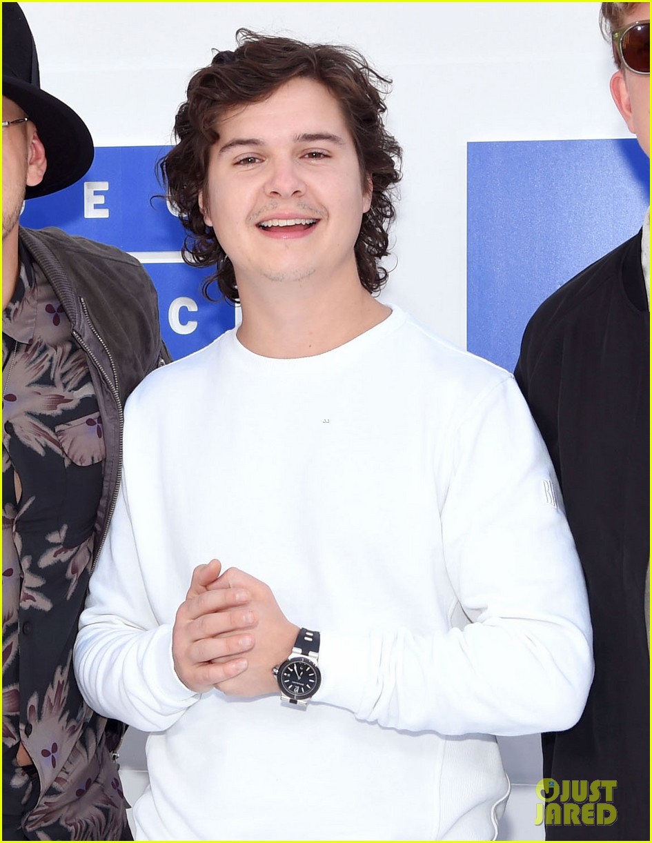 Lukas Graham Makes MTV VMAs Red Carpet Debut! Photo 3743796 Photos