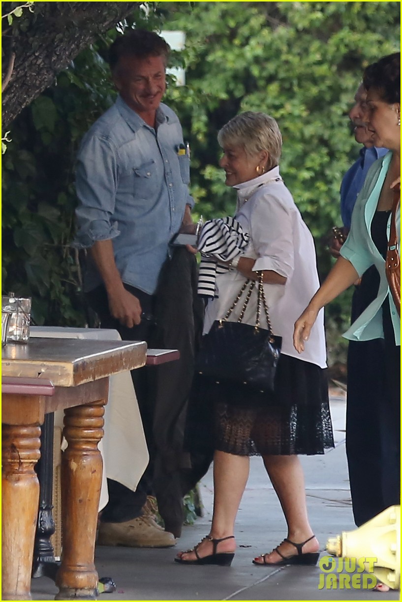 Sean Penn to Star in 'Professor & The Mad Man' with Mel Gibson Photo