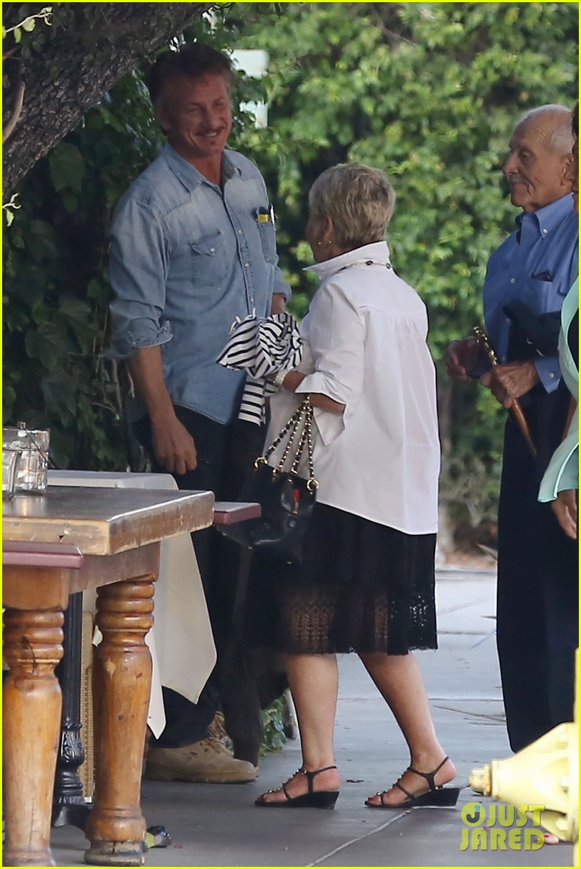 Sean Penn to Star in 'Professor & The Mad Man' with Mel Gibson Photo