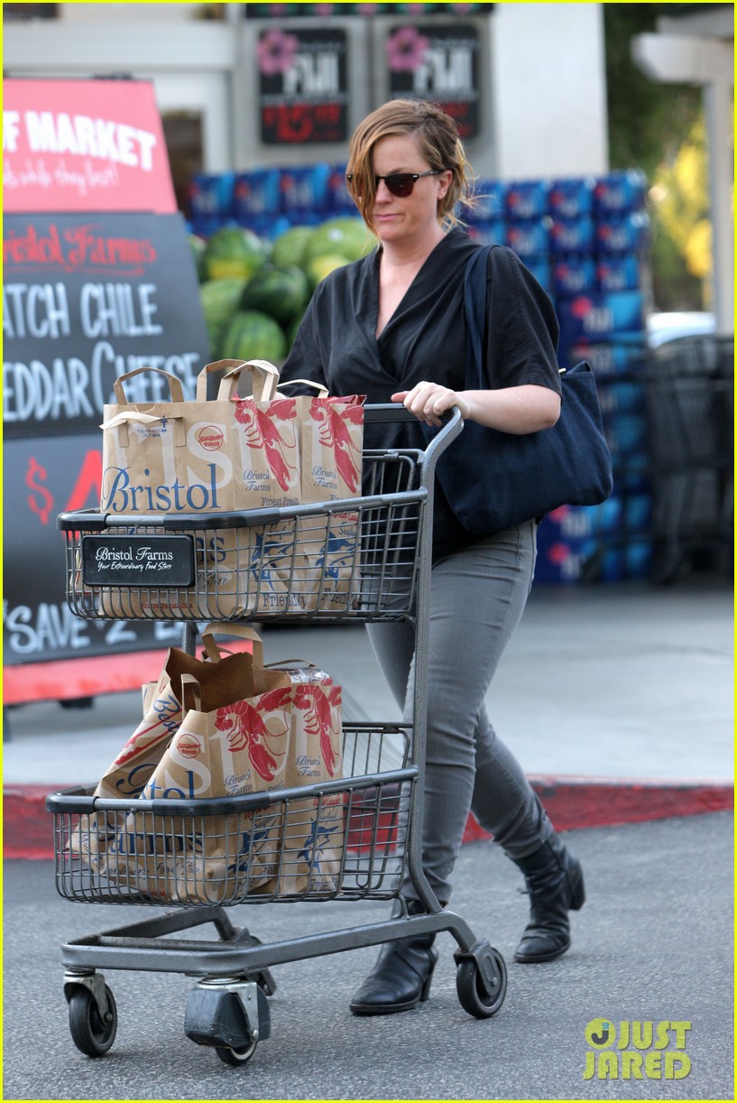 Amy Poehler Stocks Up on Groceries in Los Angeles: Photo 3745491 | Amy