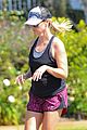 reese witherspoon jogs in brentwood 07