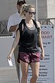 reese witherspoon jogs in brentwood 10