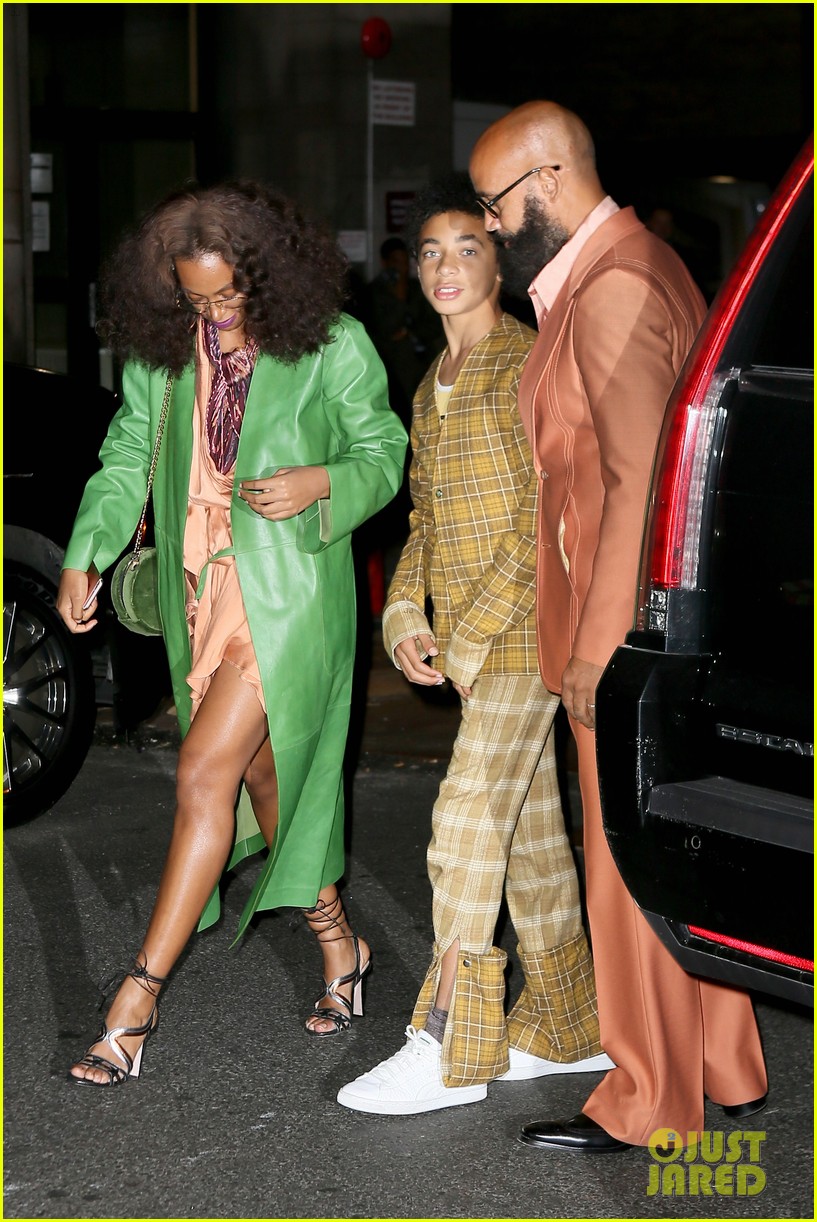 Beyonce Celebrates 35th Birthday with Soul TrainThemed Party! Photo(02)