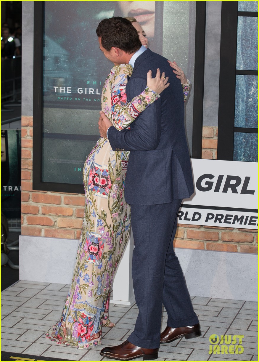 Emily Blunt & Luke Evans Premiere 'Girl on the Train' in London Photo