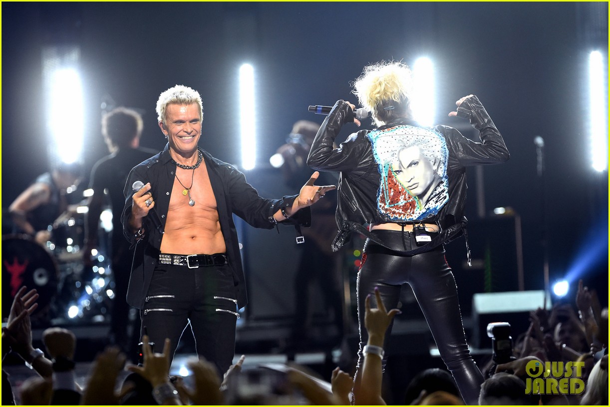 Miley Cyrus Performs 'Rebel Yell' with Billy Idol at iHeartRadio ...