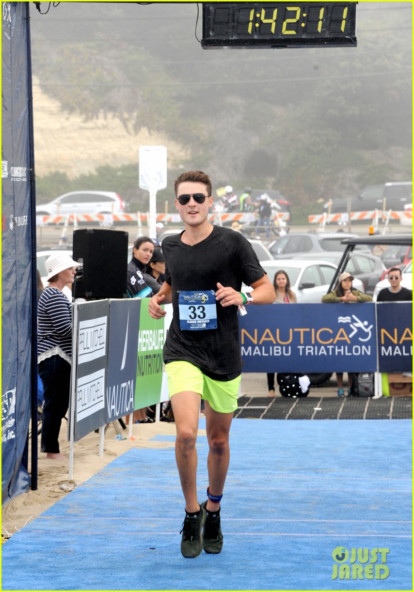 Photo james marsden zac efron among celebs malibu triathlon 49 Photo