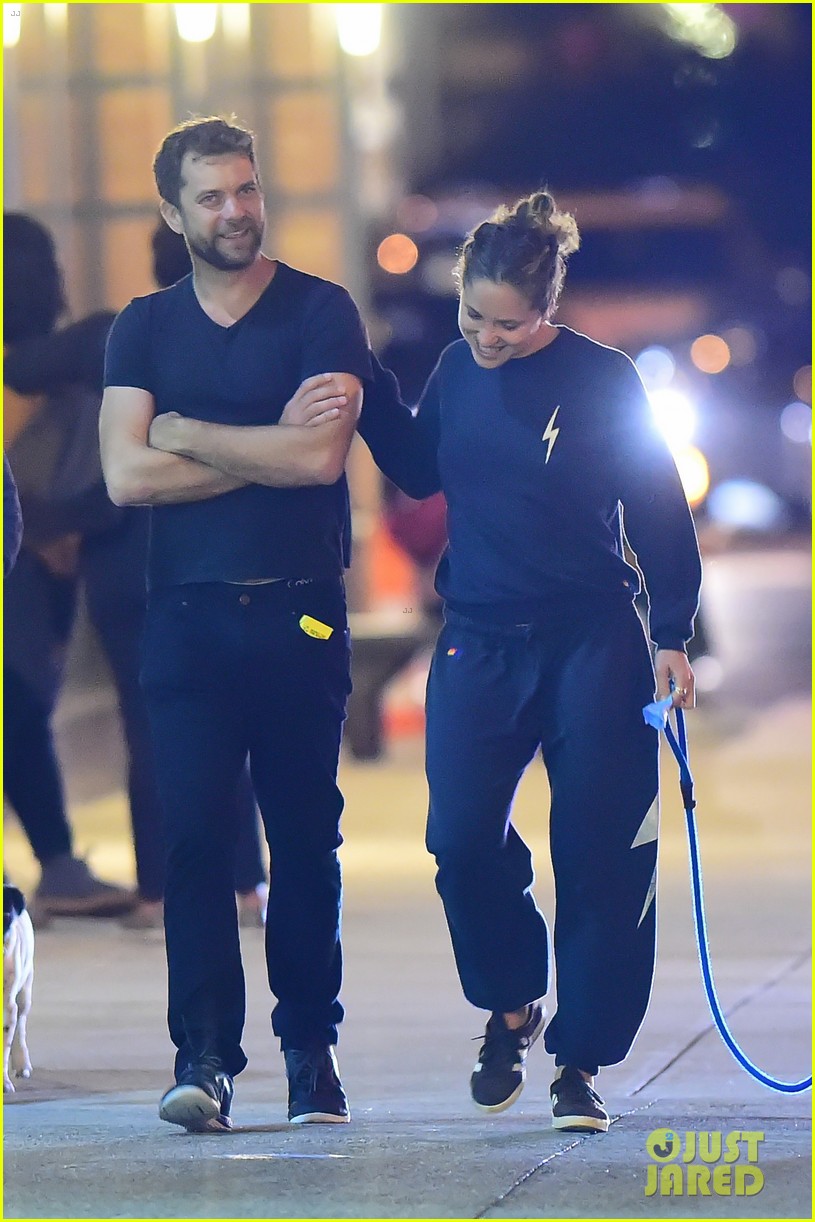 Joshua Jackson & Margarita Levieva Go for Late Night Dog Walk Photo