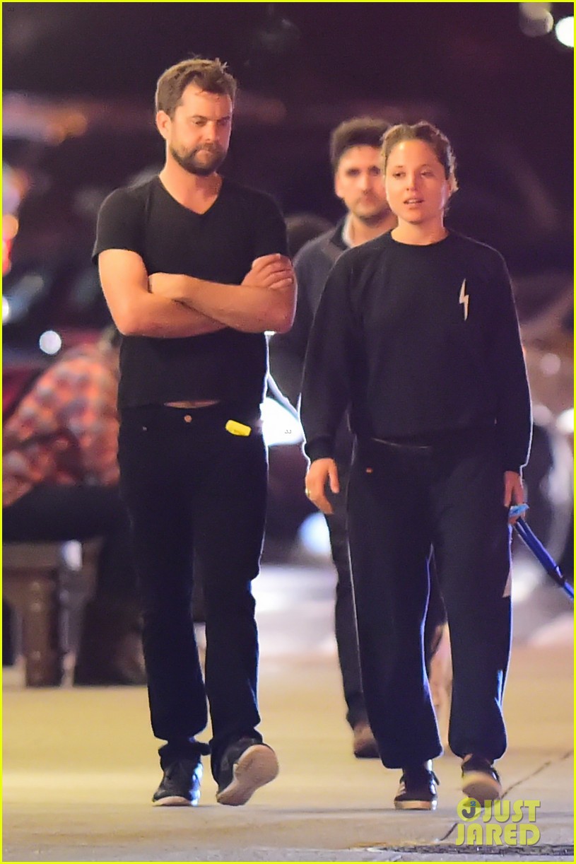 Joshua Jackson & Margarita Levieva Go for Late Night Dog Walk Photo