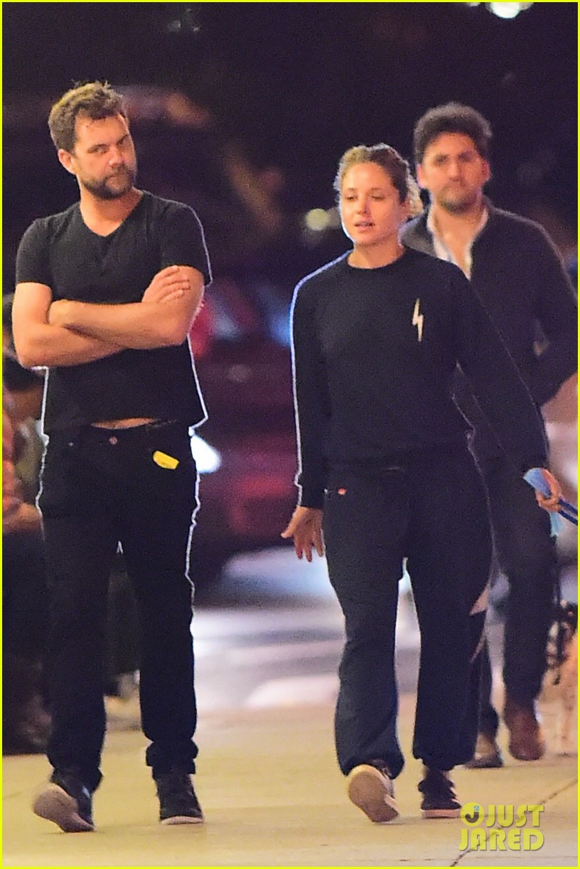 Joshua Jackson & Margarita Levieva Go for Late Night Dog Walk Photo