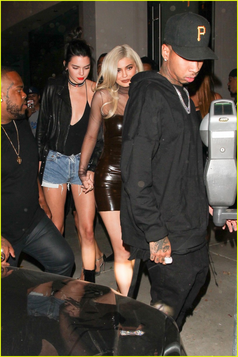 Kendall & Kylie Jenner Celebrate Jordyn Woods' Birthday! Photo 3768190